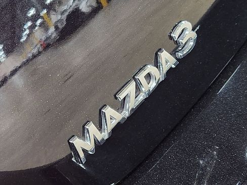 Used 2021 MAZDA MAZDA3 s image 25