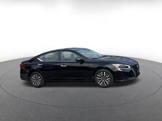 Used 2025 Nissan Altima 2.5 SV video 2