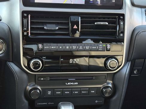 Used 2023 Lexus GX 460 Premium w/ Premium Package image 17