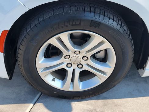 Used 2022 Dodge Charger SXT RWD image 9