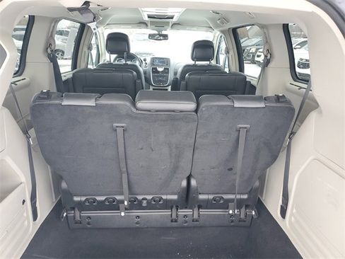 Used 2015 Chrysler Town & Country Touring-L w/ Driver Convenience Group image 7