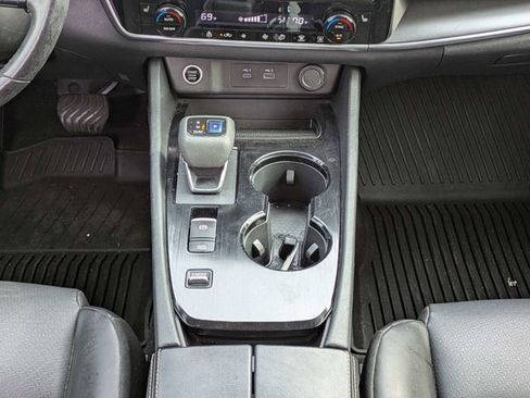 Used 2022 Nissan Rogue SV w/ SV Premium Package FWD image 20