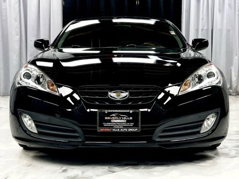 Used 2011 Hyundai Genesis 3.8 image 2