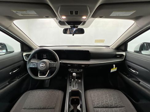 Used 2025 Nissan Kicks SV w/ SV Premium Package AWD/4WD image 9