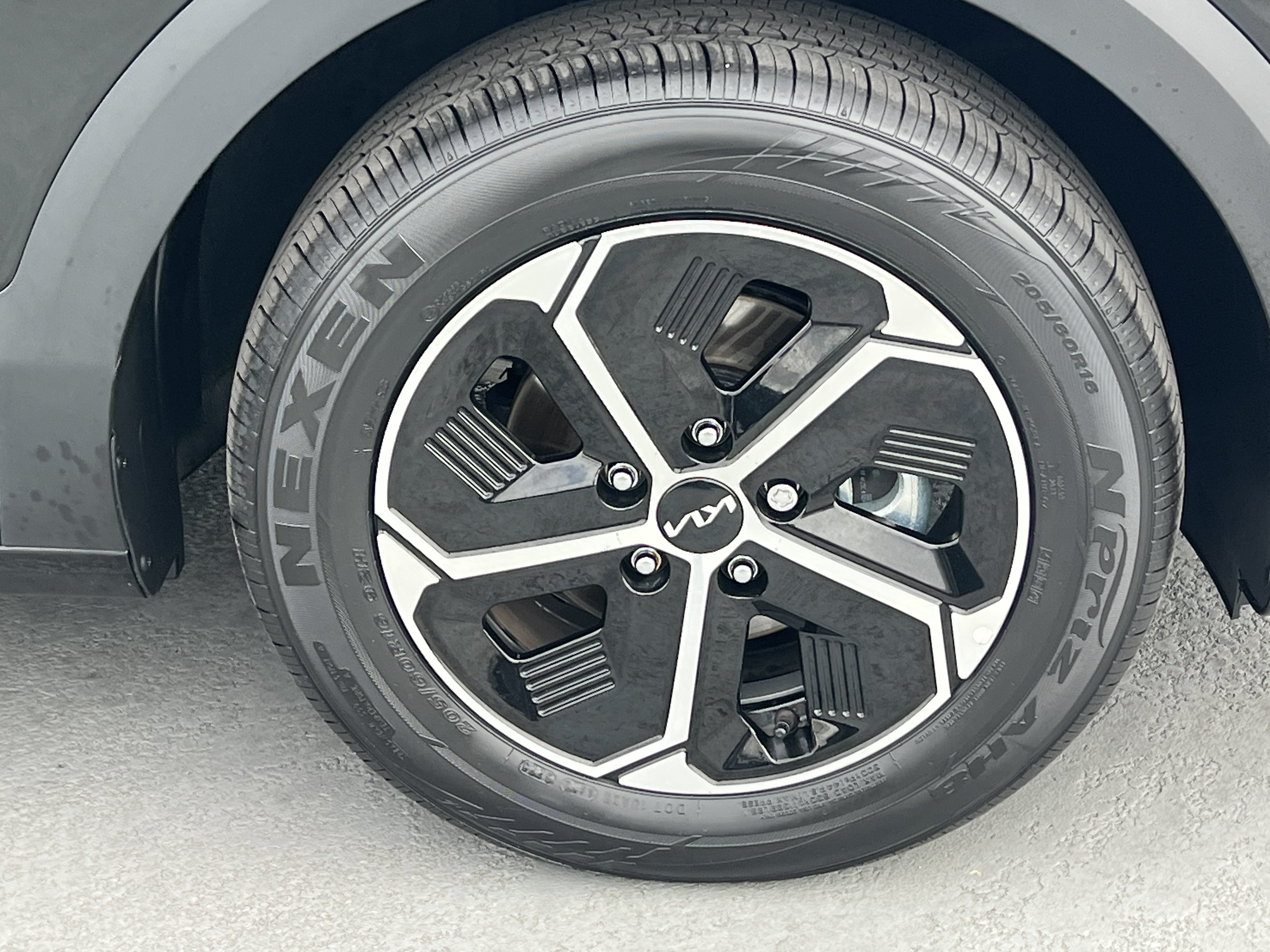 Certified 2025 Kia Niro EX FWD image 13