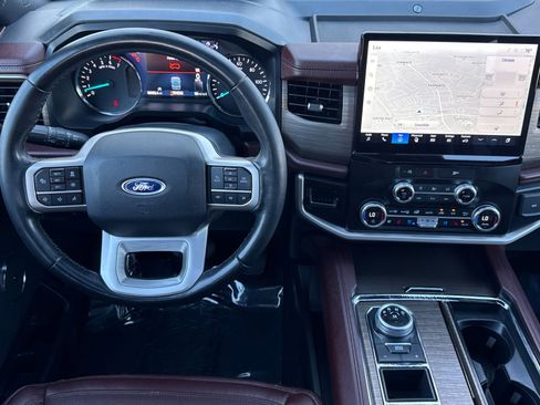 Used 2023 Ford Expedition Limited image 17