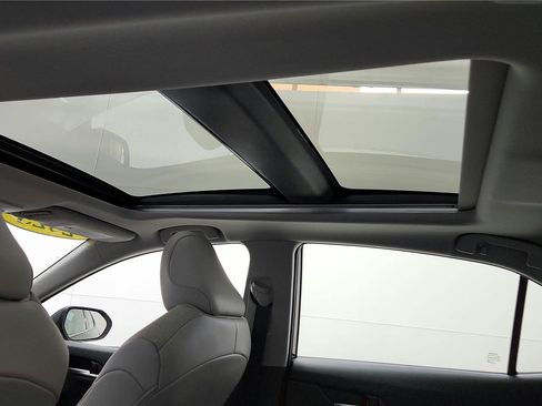 Used 2023 Toyota Camry XLE w/ Navigation Package image 21