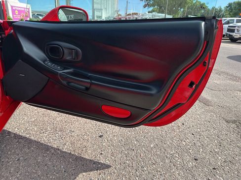 Used 1997 Chevrolet Corvette Coupe w/ Performance Handling Pkg image 39