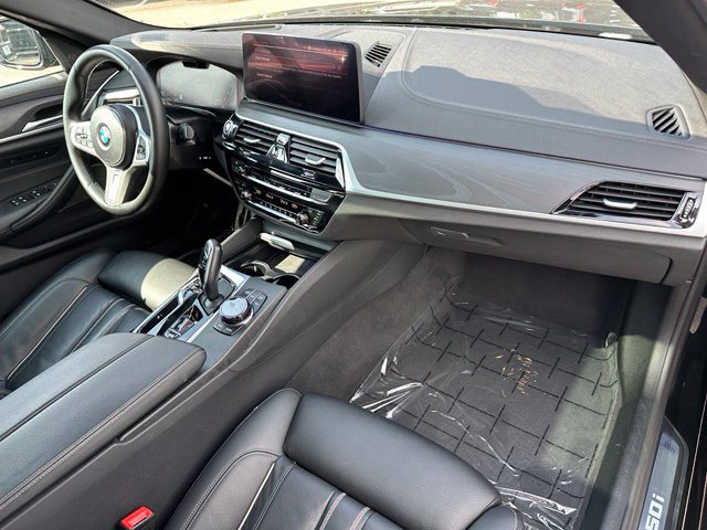 Used 2023 BMW M550i xDrive w/ Executive Package AWD/4WD image 10