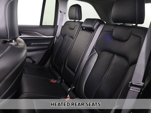 Used 2023 Jeep Grand Cherokee Limited w/ Black Appearance Package AWD/4WD image 8