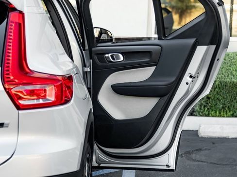 Used 2019 Volvo XC40 T5 Inscription image 22