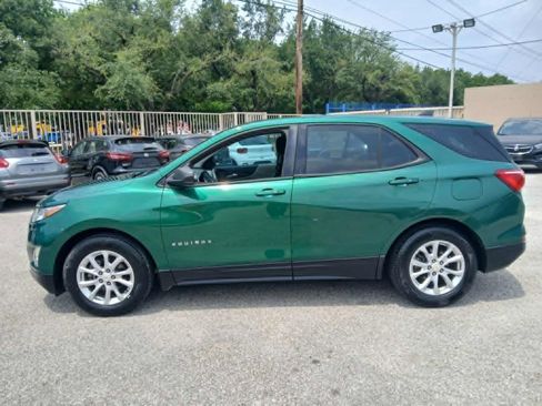 Used 2018 Chevrolet Equinox LS FWD image 4