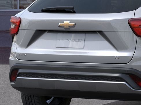 New 2026 Chevrolet Trax LT w/ Driver Confidence Package FWD image 14
