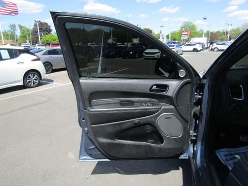 Used 2020 Dodge Durango SRT w/ Technology Group AWD/4WD image 11