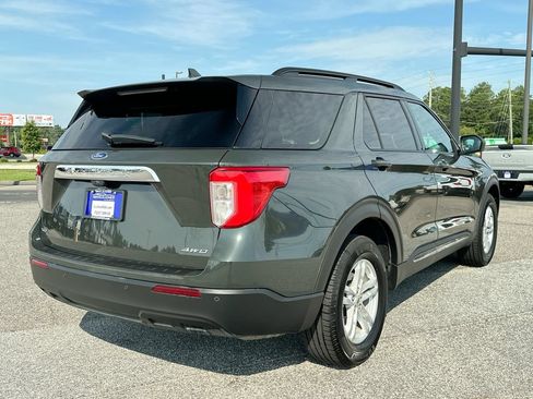 Used 2022 Ford Explorer XLT AWD/4WD image 7