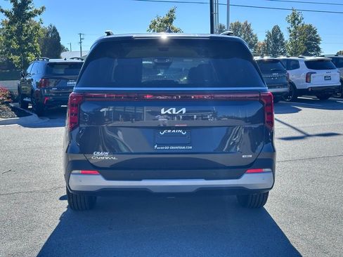 New 2026 Kia Carnival EX FWD image 6
