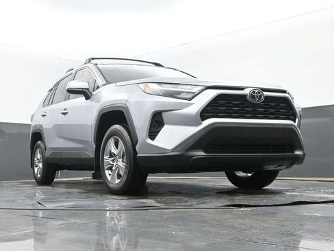 Used 2025 Toyota RAV4 XLE FWD image 23