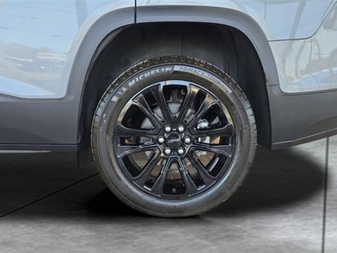 Used 2023 GMC Acadia SLE w/ Driver Convenience Package image 30