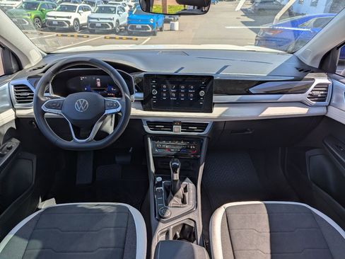 New 2026 Volkswagen Taos SE image 23