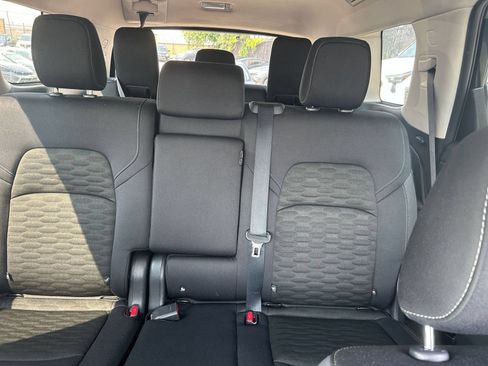 Used 2025 Nissan Pathfinder SV FWD image 29