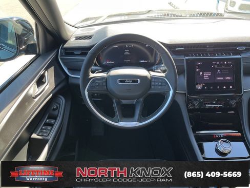 New 2025 Jeep Grand Cherokee L Altitude image 13