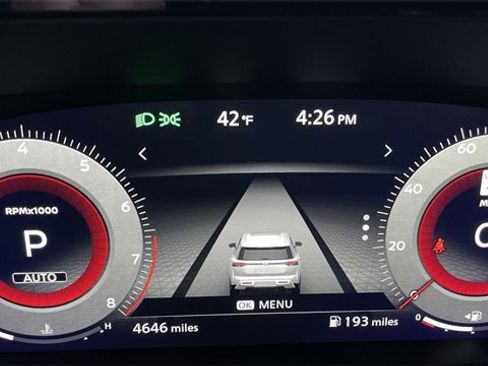 Used 2025 Nissan Pathfinder Platinum image 15