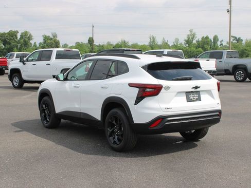 New 2026 Chevrolet Trax LT FWD image 7