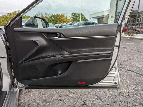 Used 2020 Toyota Camry SE image 27