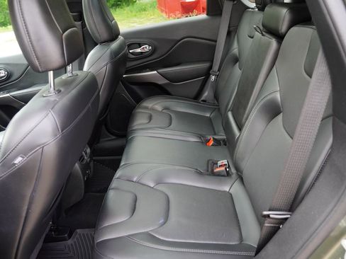 Used 2021 Jeep Cherokee Limited AWD/4WD image 17