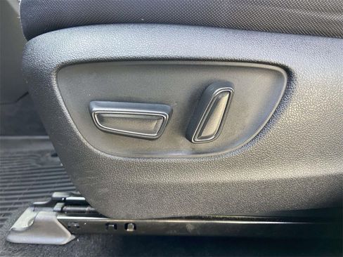 Used 2022 Toyota Highlander L image 14