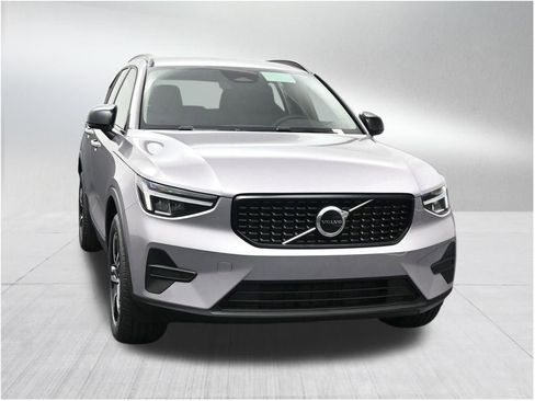 New 2026 Volvo XC40 B5 Core AWD/4WD image 7