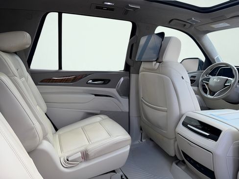 Used 2021 Cadillac Escalade Premium Luxury Platinum AWD/4WD image 29