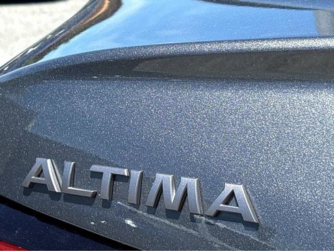 Used 2025 Nissan Altima 2.5 SV FWD image 21