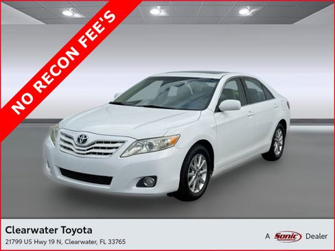 Used 2011 Toyota Camry XLE image 1