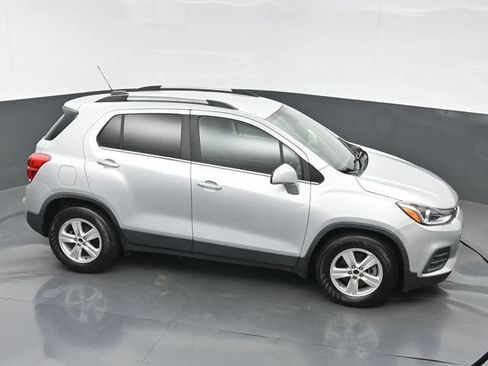 Used 2020 Chevrolet Trax LT FWD image 36
