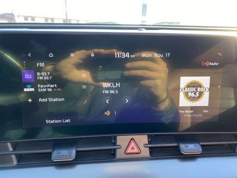 Certified 2023 Kia Sportage SX image 22