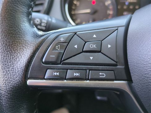 Used 2020 Nissan Rogue SV w/ Sun & Sound Touring Package image 18