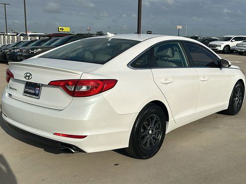 Used 2015 Hyundai Sonata SE w/ Option Group 02 image 11