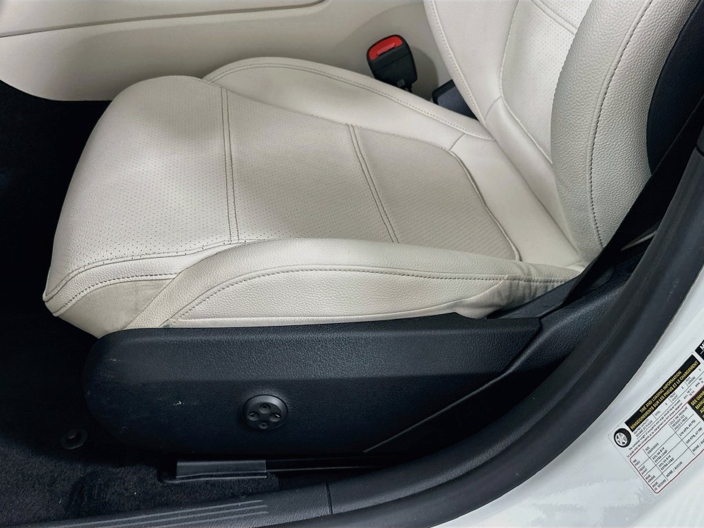 Used 2024 Mercedes-Benz C 300 Sedan image 19