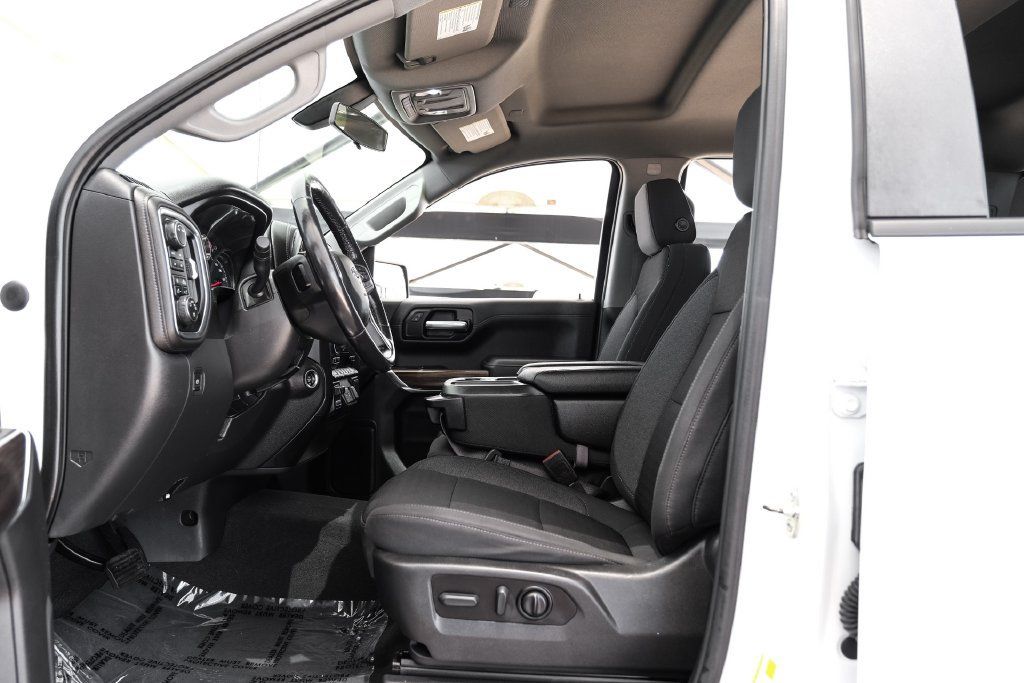 Used 2021 Chevrolet Silverado 1500 RST AWD/4WD image 3