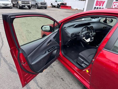 Used 2017 Toyota Prius Two image 16