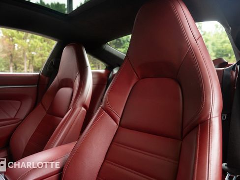 Used 2022 Porsche 911 Turbo image 22