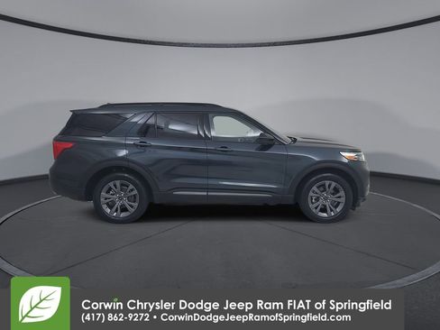 Used 2022 Ford Explorer XLT w/ Equipment Group 202A image 17