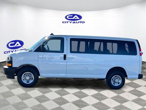 Used 2023 Chevrolet Express 3500 LS image 7