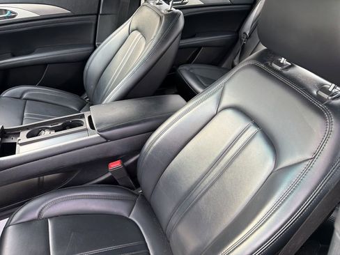 Used 2017 Lincoln MKZ Premiere image 9