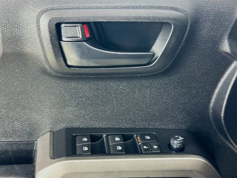 Used 2022 Toyota Tacoma SR5 RWD image 21