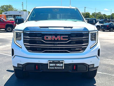Used 2024 GMC Sierra 1500 AT4 w/ Technology Package AWD/4WD image 11
