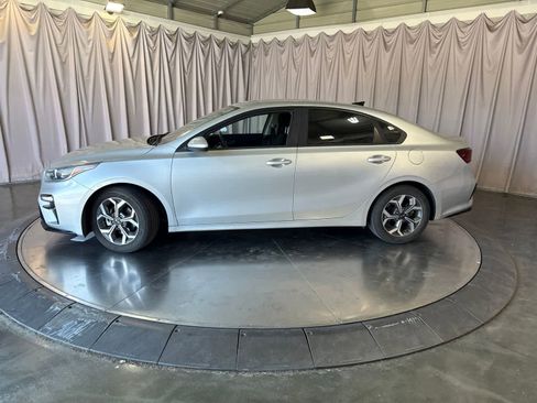 Used 2019 Kia Forte LXS FWD image 5