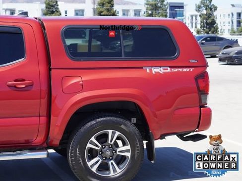 Used 2018 Toyota Tacoma TRD Sport w/ Technology Package RWD image 13