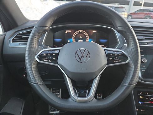 Certified 2023 Volkswagen Tiguan SE R-Line image 15